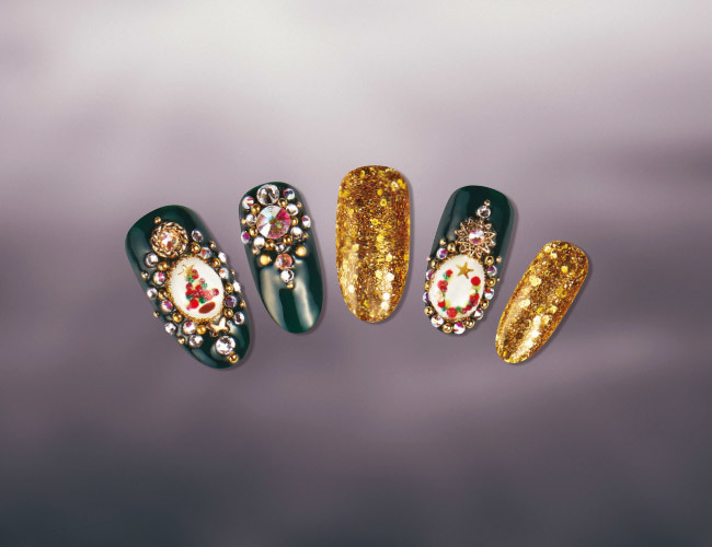 Jewellery nail art